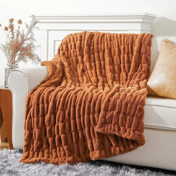 LumiFur – Luxury Soft Faux Fur Throw Blanket