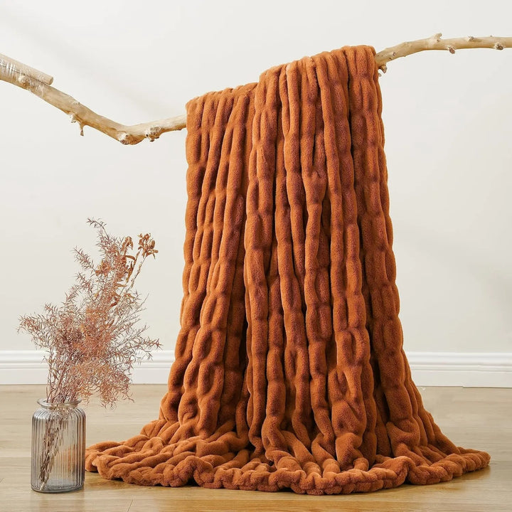 LumiFur – Luxury Soft Faux Fur Throw Blanket