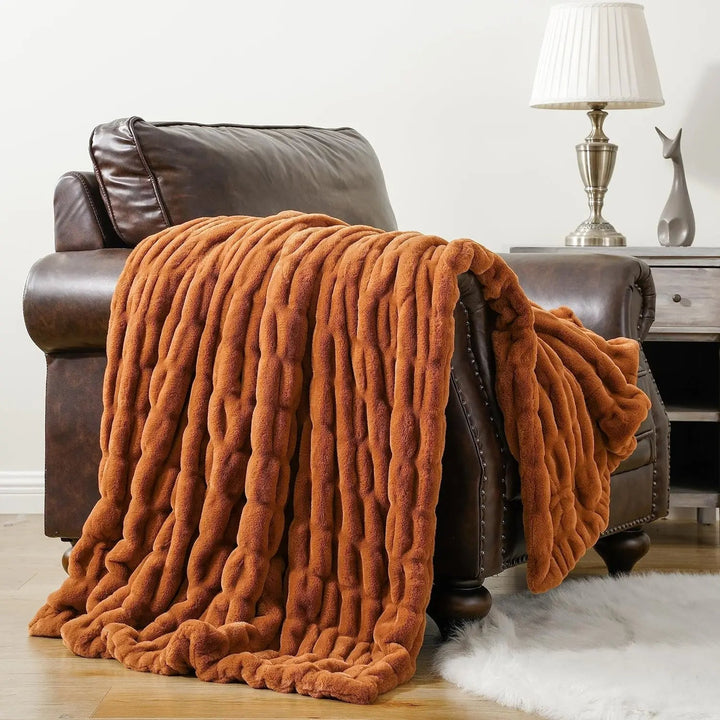 LumiFur – Luxury Soft Faux Fur Throw Blanket