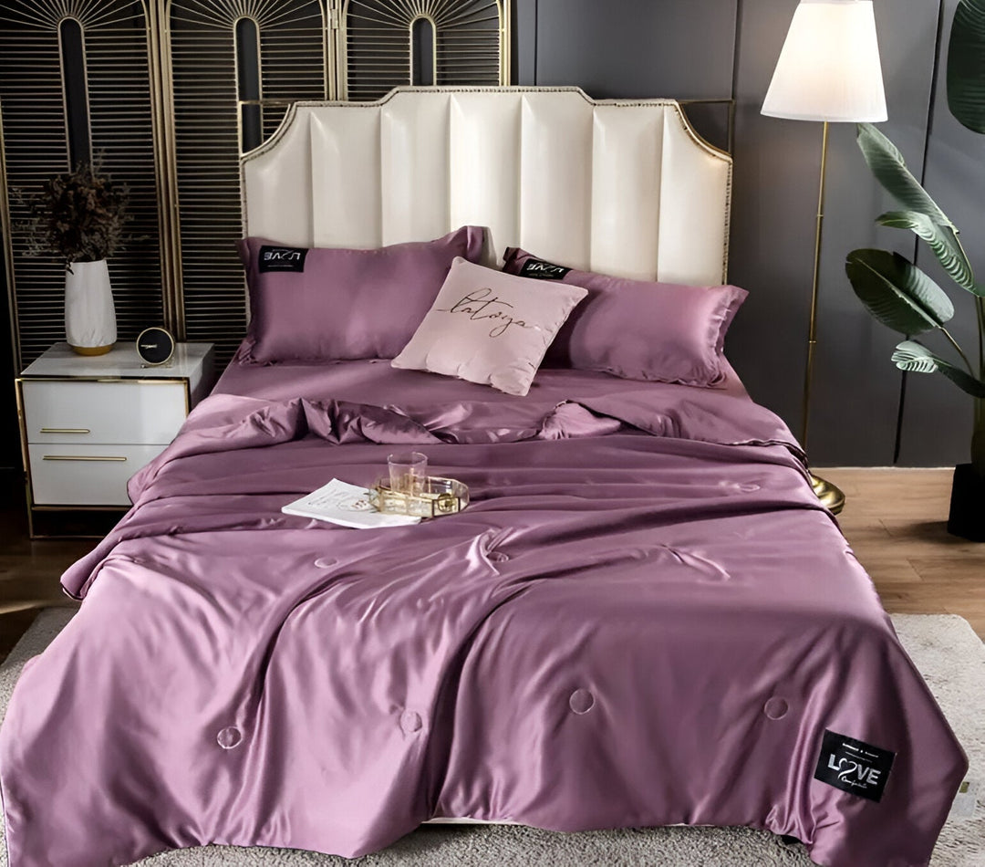 SilkyDream – Luxury Silk Duvet for All-Season Comfort