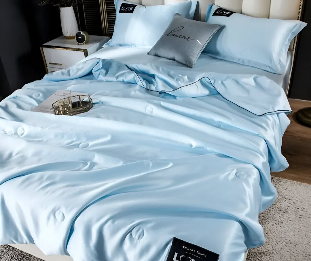 SilkyDream – Luxury Silk Duvet for All-Season Comfort