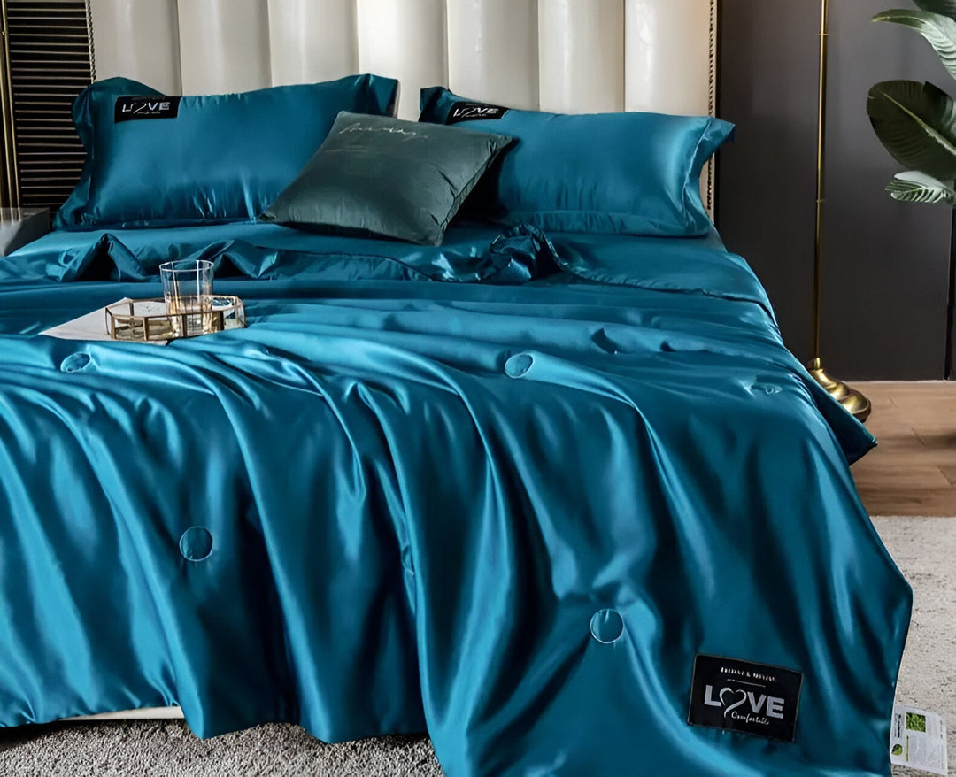 SilkyDream – Luxury Silk Duvet for All-Season Comfort