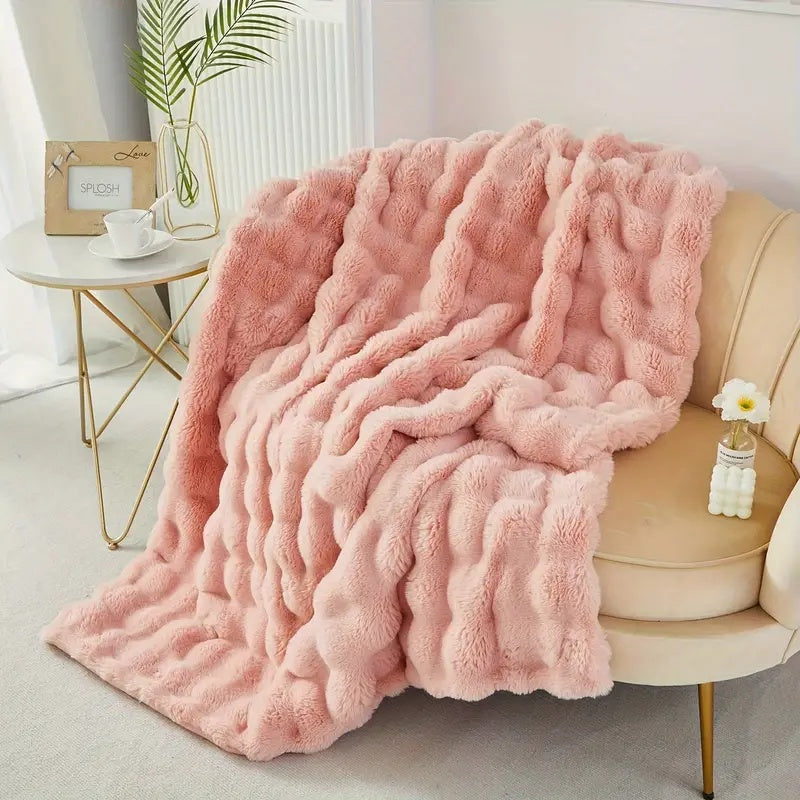 VeluLuxe – Soft Faux Fur Throw Blanket