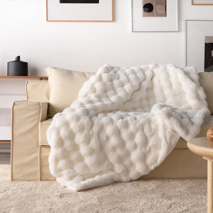 VeluLuxe – Soft Faux Fur Throw Blanket