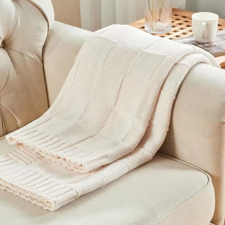LunaWeave – Luxury Knitted Throw Blanket