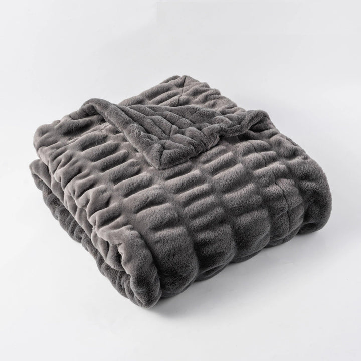 LumiFur – Luxury Soft Faux Fur Throw Blanket