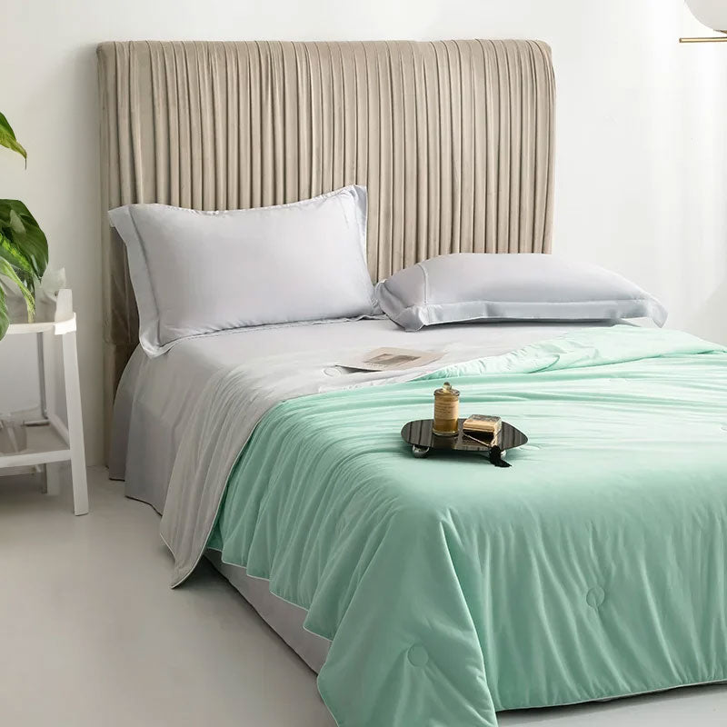 CoolBreeze – Luxury Breathable Cooling Blanket