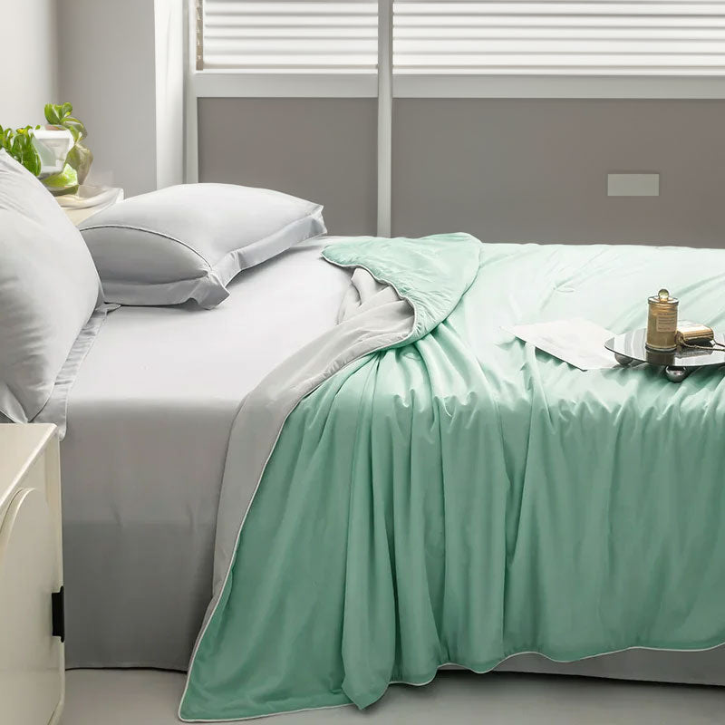CoolBreeze – Luxury Breathable Cooling Blanket