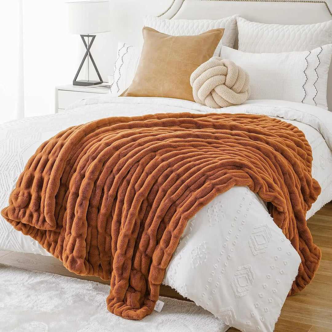 LumiFur – Luxury Soft Faux Fur Throw Blanket